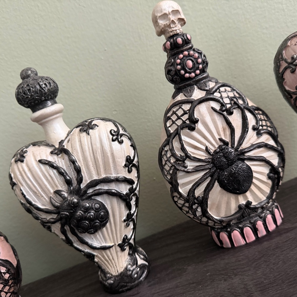 Pink and Black Spider Design Decorative Bottles Halloween Decor 4 pieces - Picture 2 of 5